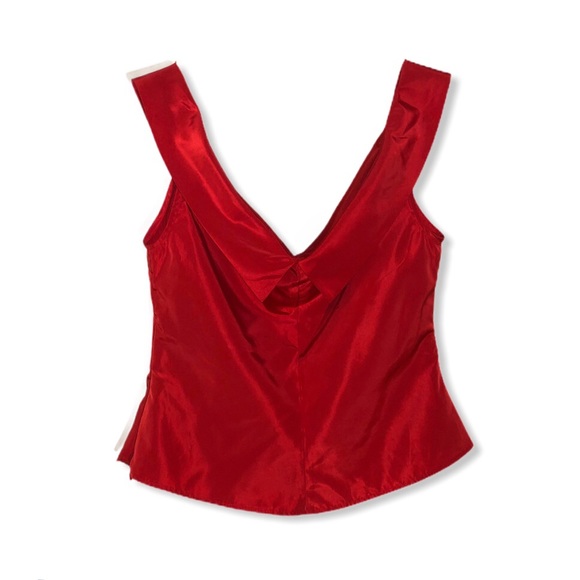 🎉 CLOSET CLEAROUT! NWOT - Zara Elegant Red Top - Picture 3 of 7